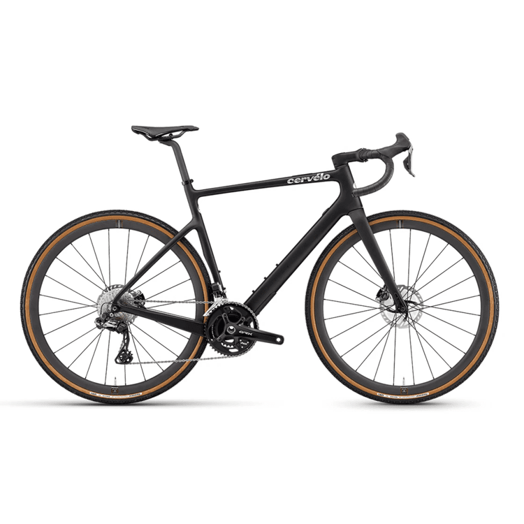 Cervelo Aspero-5 Rennrad in Schwarz mit Carbonrahmen, Scheibenbremsen und braunen Reifen.