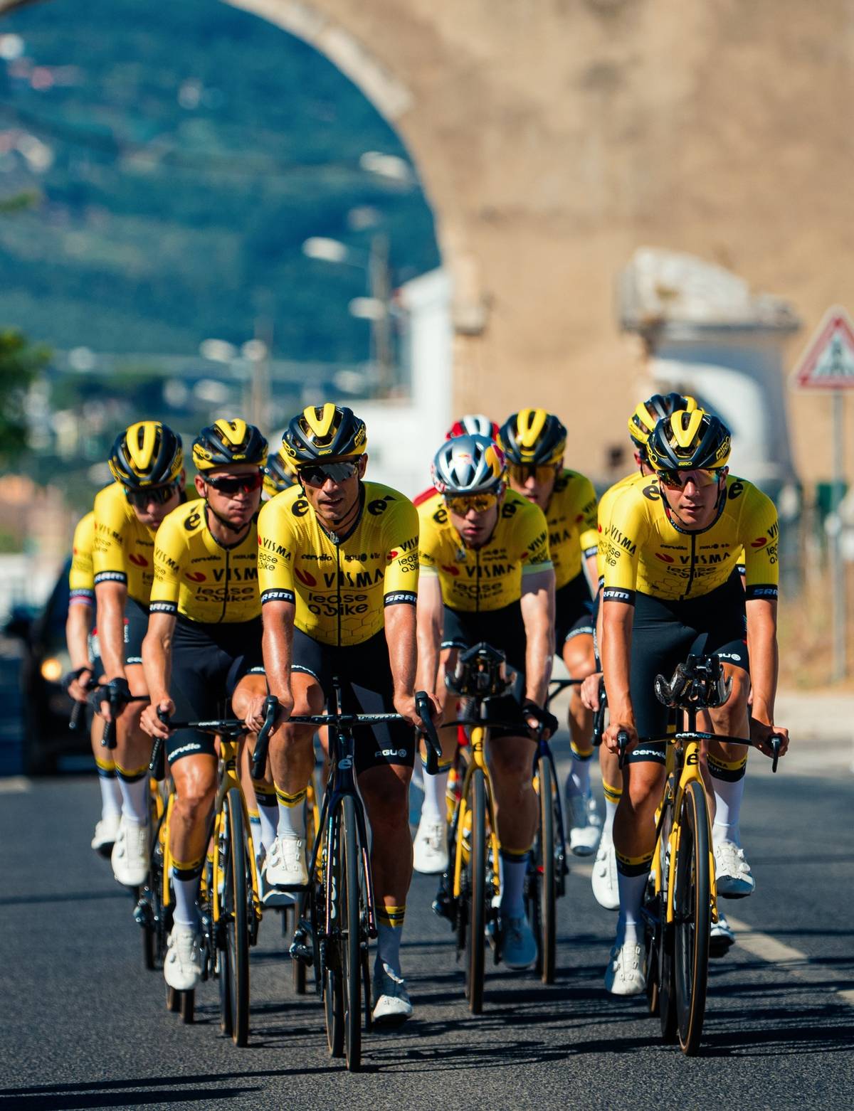 Rennrad leasen: Team Visma Lease a Bike Radrennen in der Gruppe