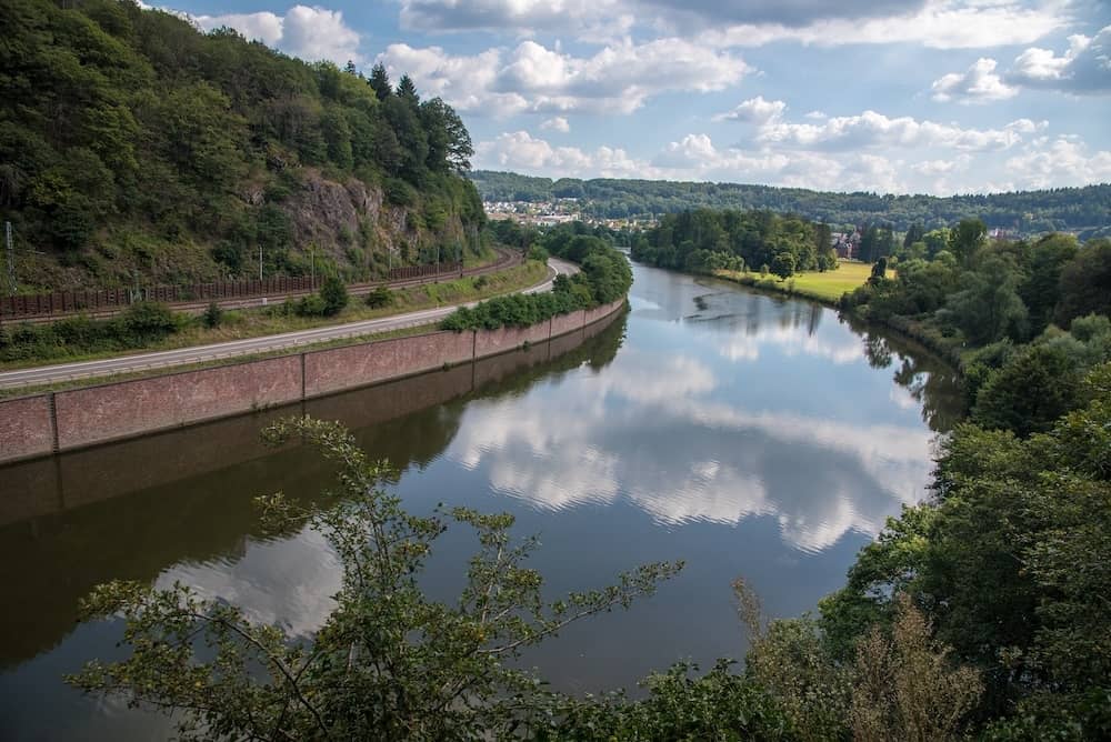 Cycle path along the Saar